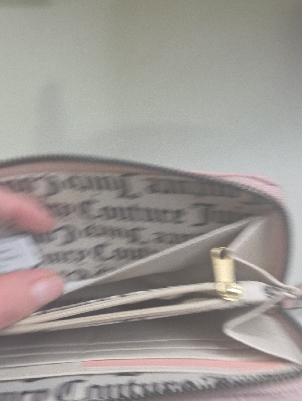 Juicy Couture Pale Pink Embossed Bow Zip Wallet - Picture 5 of 7